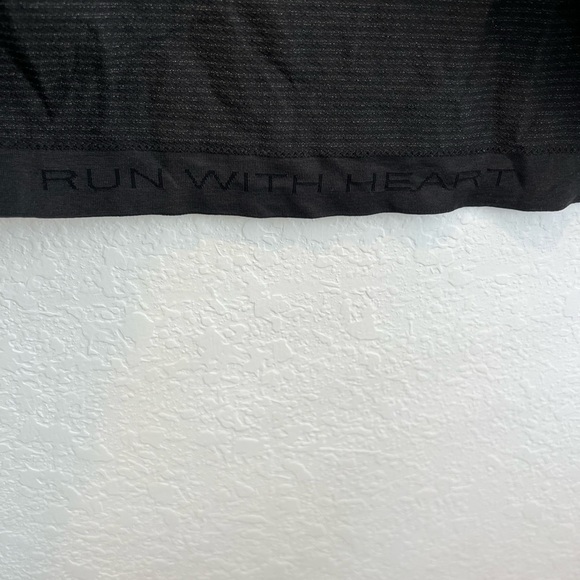 LULULEMON “Run With Heart” rare Swiftly Top - Picture 2 of 3